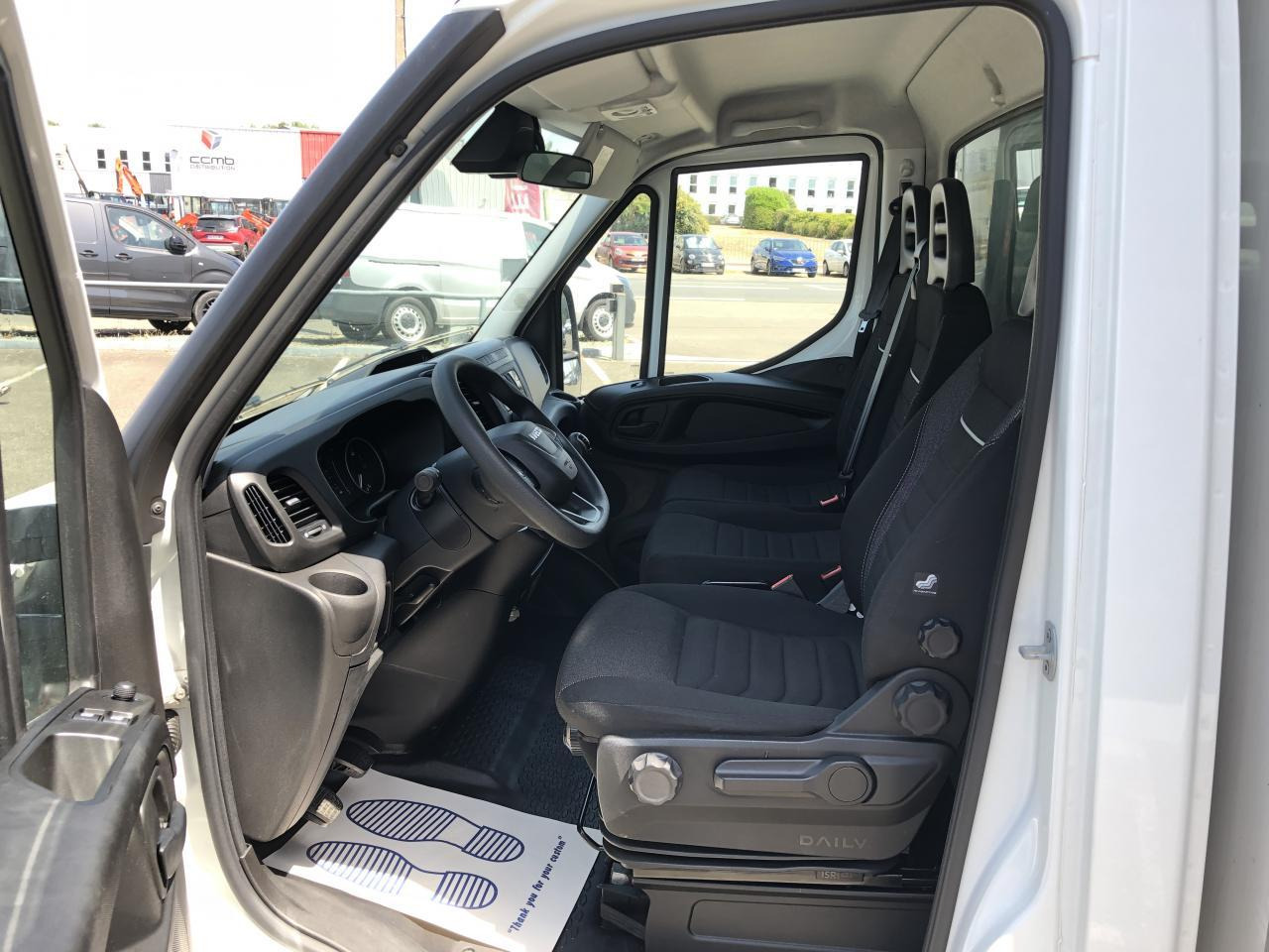 Iveco Daily 35 C 16 CAISSE HAYON 20M3 - الشاحنات الصغيرة صندوق مغلق: صور 5 Iveco Daily 35 C 16 CAISSE HAYON 20M3 - الشاحنات الصغيرة صندوق مغلق: صور 5