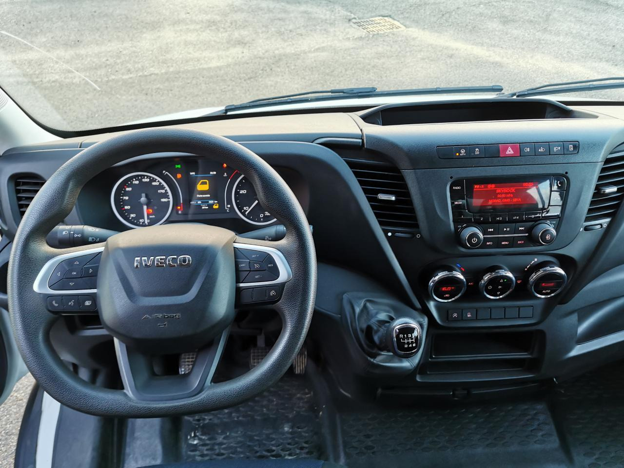 Iveco Daily 35C14 BENNE COFFRE DOUBLE CABINE 6 places - قلاب صغير: صور 4 Iveco Daily 35C14 BENNE COFFRE DOUBLE CABINE 6 places - قلاب صغير: صور 4