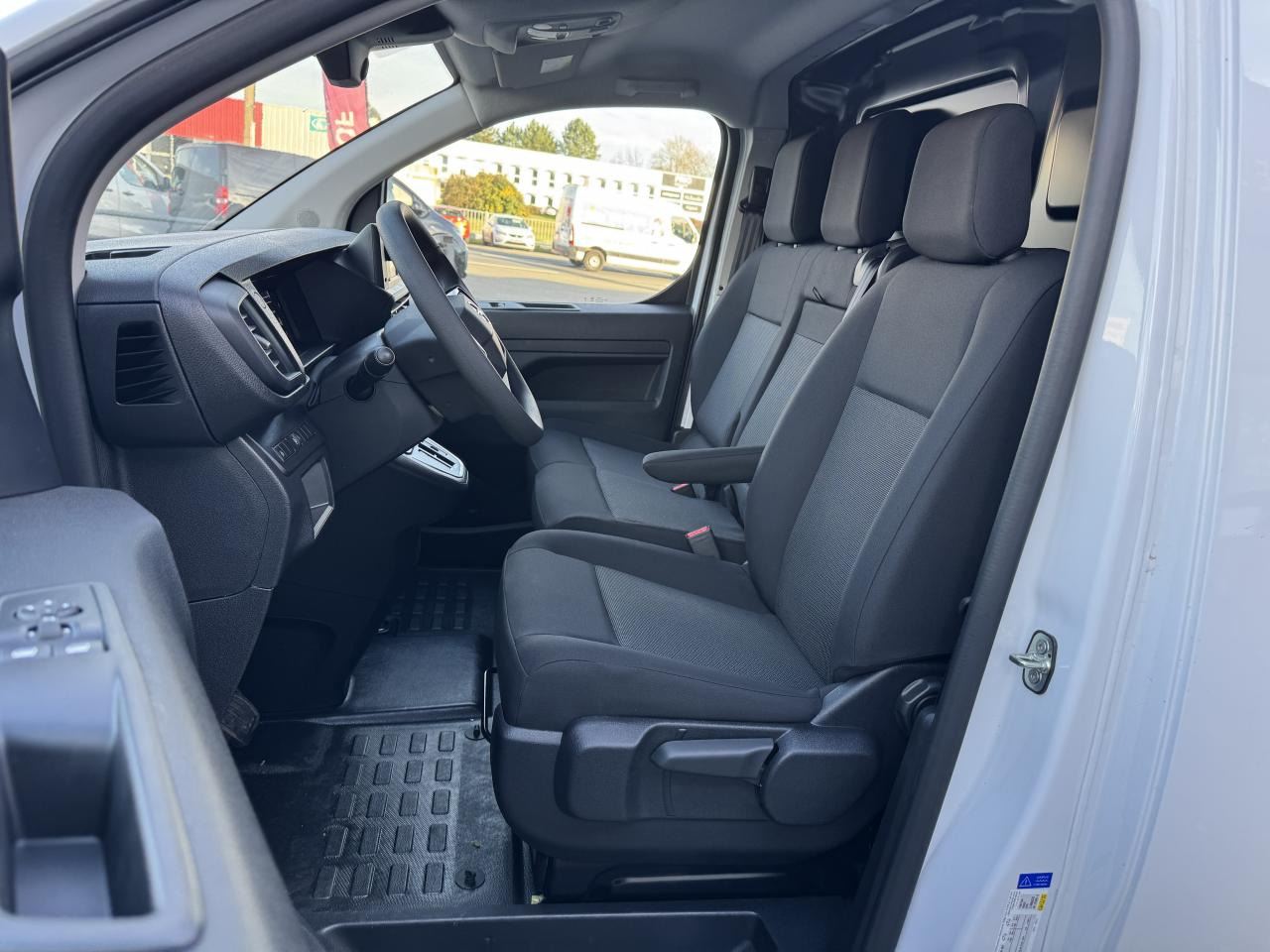 OPEL Vivaro XL 2.0 BlueHDi 145CH BV EAT8 - فان: صور 4 OPEL Vivaro XL 2.0 BlueHDi 145CH BV EAT8 - فان: صور 4