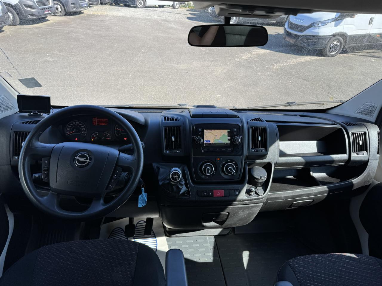 Opel Movano combi 165CH BLUEHDI S&S BENNE COFFRE DOUBLE CABINE 6 PLACES - قلاب صغير: صور 3 Opel Movano combi 165CH BLUEHDI S&S BENNE COFFRE DOUBLE CABINE 6 PLACES - قلاب صغير: صور 3