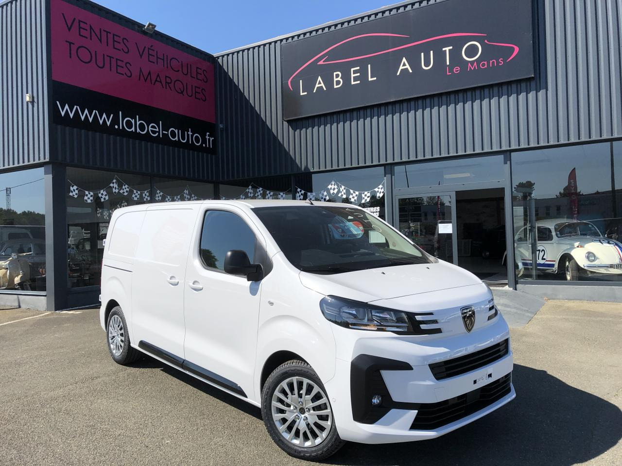 PEUGEOT Expert M 2.0 BlueHDi - 145 S&S - BV EAT8  III FOURGON Fourgon PHASE 2 - فان: صور 1 PEUGEOT Expert M 2.0 BlueHDi - 145 S&S - BV EAT8  III FOURGON Fourgon PHASE 2 - فان: صور 1