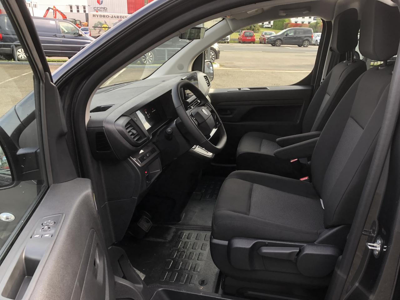 PEUGEOT Expert XL 2.0 BlueHDi - 180 S&S - BV EAT8 III CABINE APPROFONDIE Fourgon Cabine approfondie Fix - فان: صور 5 PEUGEOT Expert XL 2.0 BlueHDi - 180 S&S - BV EAT8 III CABINE APPROFONDIE Fourgon Cabine approfondie Fix - فان: صور 5