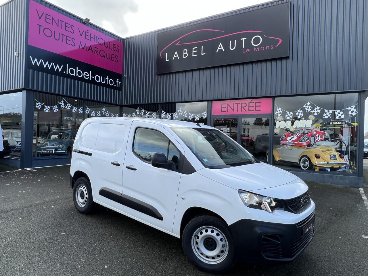 PEUGEOT Partner Standard 1.5 BlueHDi 130 CH 3 places Asphalt FOURGON - فان: صور 1 PEUGEOT Partner Standard 1.5 BlueHDi 130 CH 3 places Asphalt FOURGON - فان: صور 1