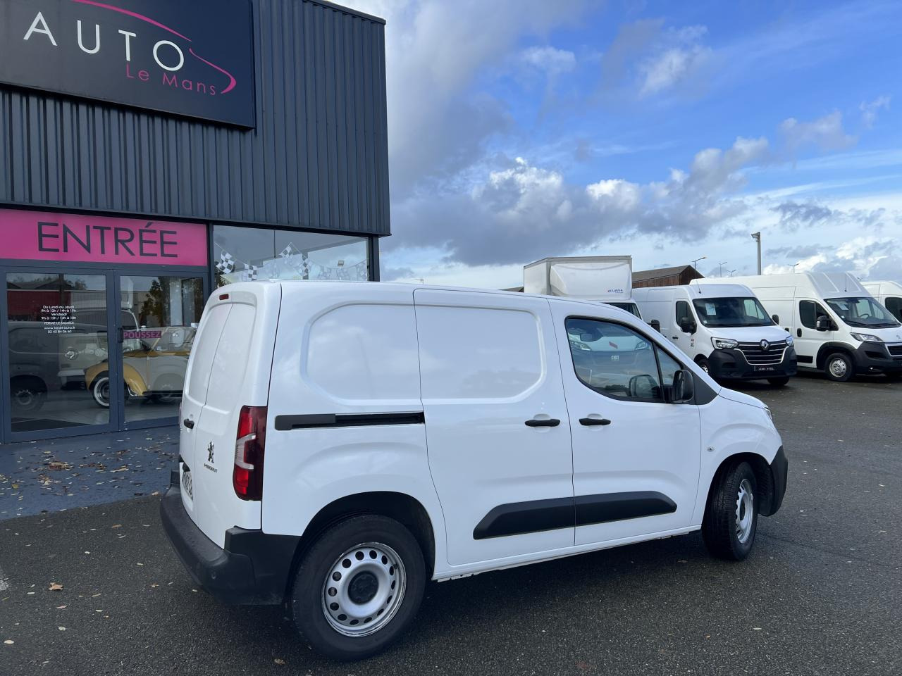 PEUGEOT Partner Standard 1.5 BlueHDi 130 CH 3 places Asphalt FOURGON - فان: صور 5 PEUGEOT Partner Standard 1.5 BlueHDi 130 CH 3 places Asphalt FOURGON - فان: صور 5