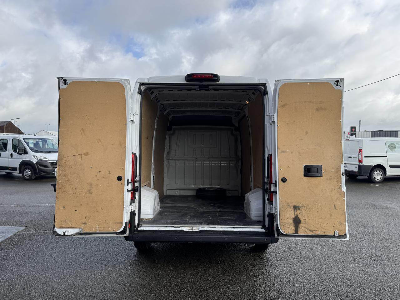 PEUGEOT boxer 333 L2H2 2.2 BLUEHDI S&S 140CH ASPHALT - فان: صور 2 PEUGEOT boxer 333 L2H2 2.2 BLUEHDI S&S 140CH ASPHALT - فان: صور 2