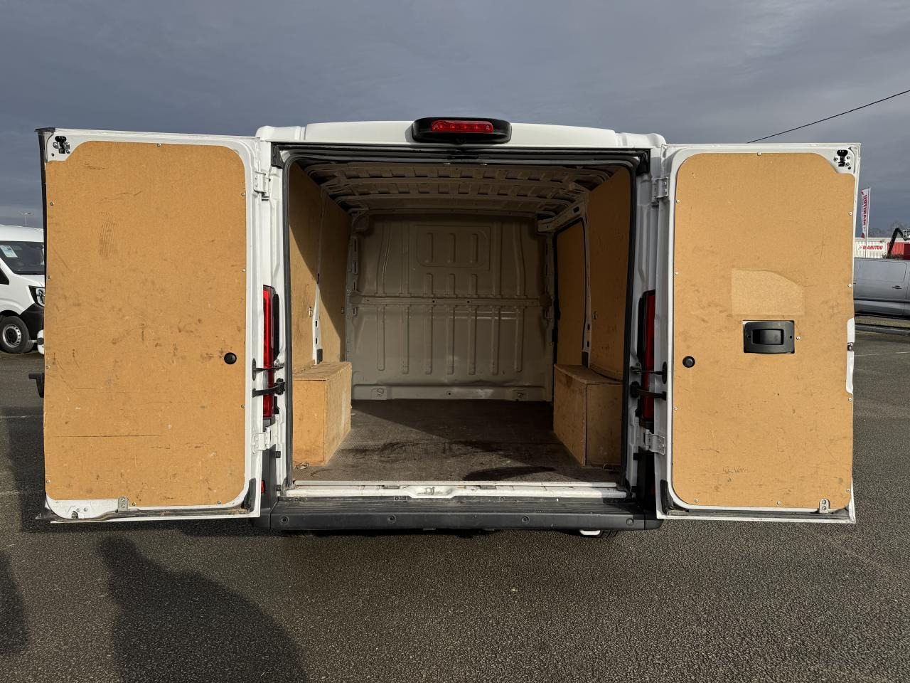 Peugeot Boxer 330 L1H1 2.2 BLUEHDI S&S 140CH ASPHALT - فان: صور 2 Peugeot Boxer 330 L1H1 2.2 BLUEHDI S&S 140CH ASPHALT - فان: صور 2