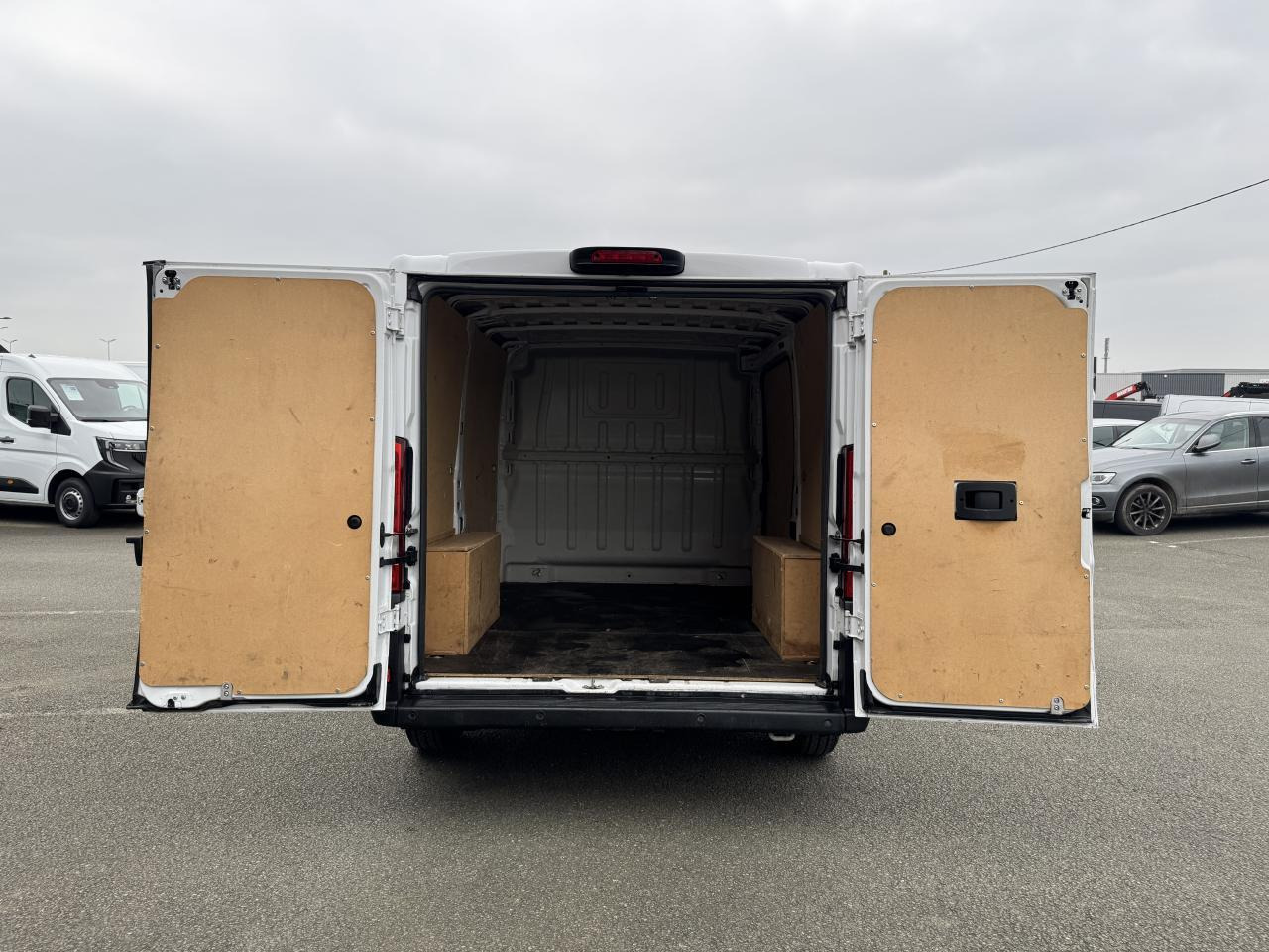Peugeot Boxer 333 L1H1 2.2 BLUEHDI S&S 140CH ASPHALT - فان: صور 2 Peugeot Boxer 333 L1H1 2.2 BLUEHDI S&S 140CH ASPHALT - فان: صور 2