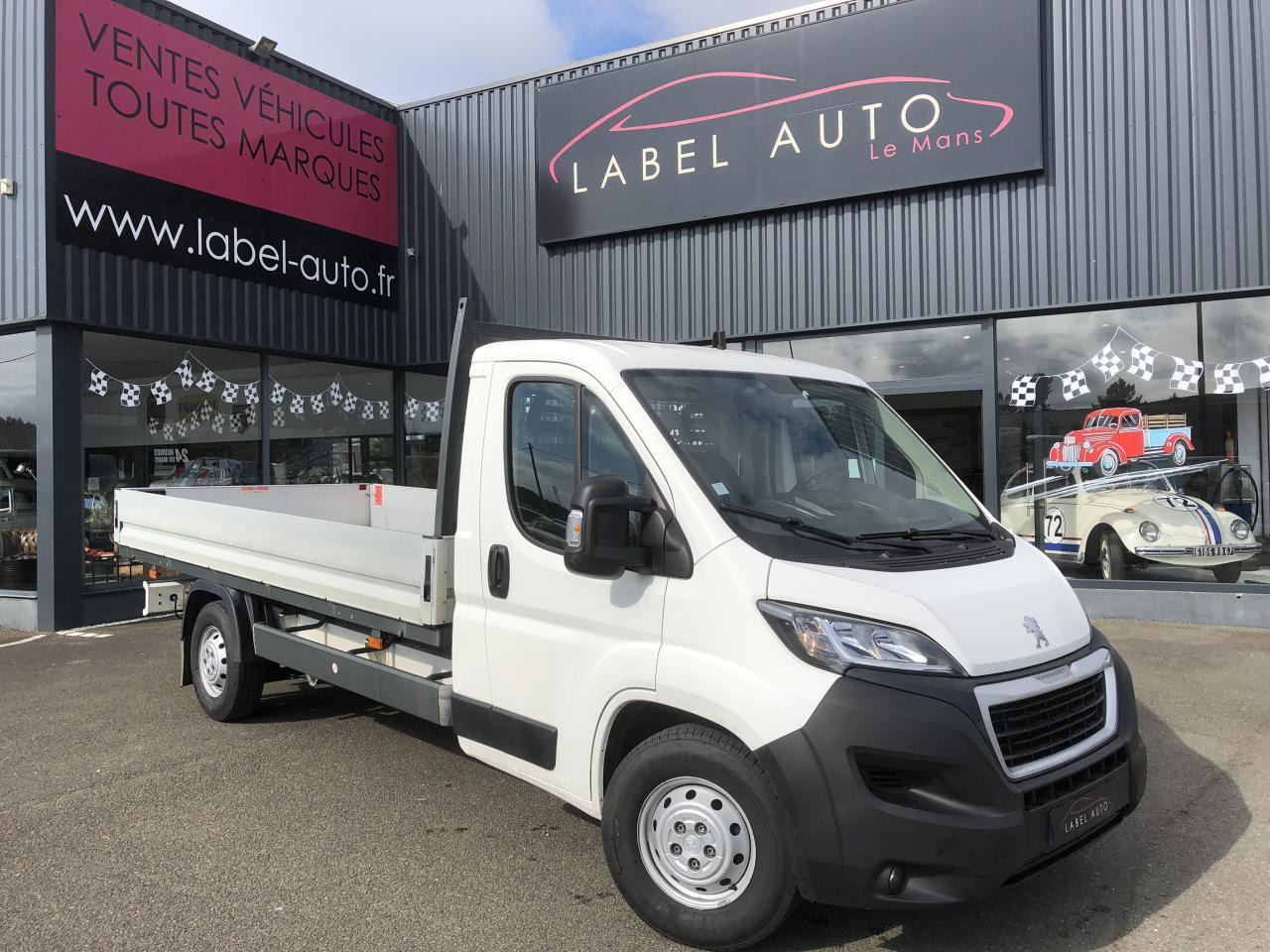 Peugeot Boxer PLATEAU 4M20 L4 2.2 BLUEHDI 140 S&S PREMIUM - الشاحنات الصغيرة المسطحة: صور 4 Peugeot Boxer PLATEAU 4M20 L4 2.2 BLUEHDI 140 S&S PREMIUM - الشاحنات الصغيرة المسطحة: صور 4