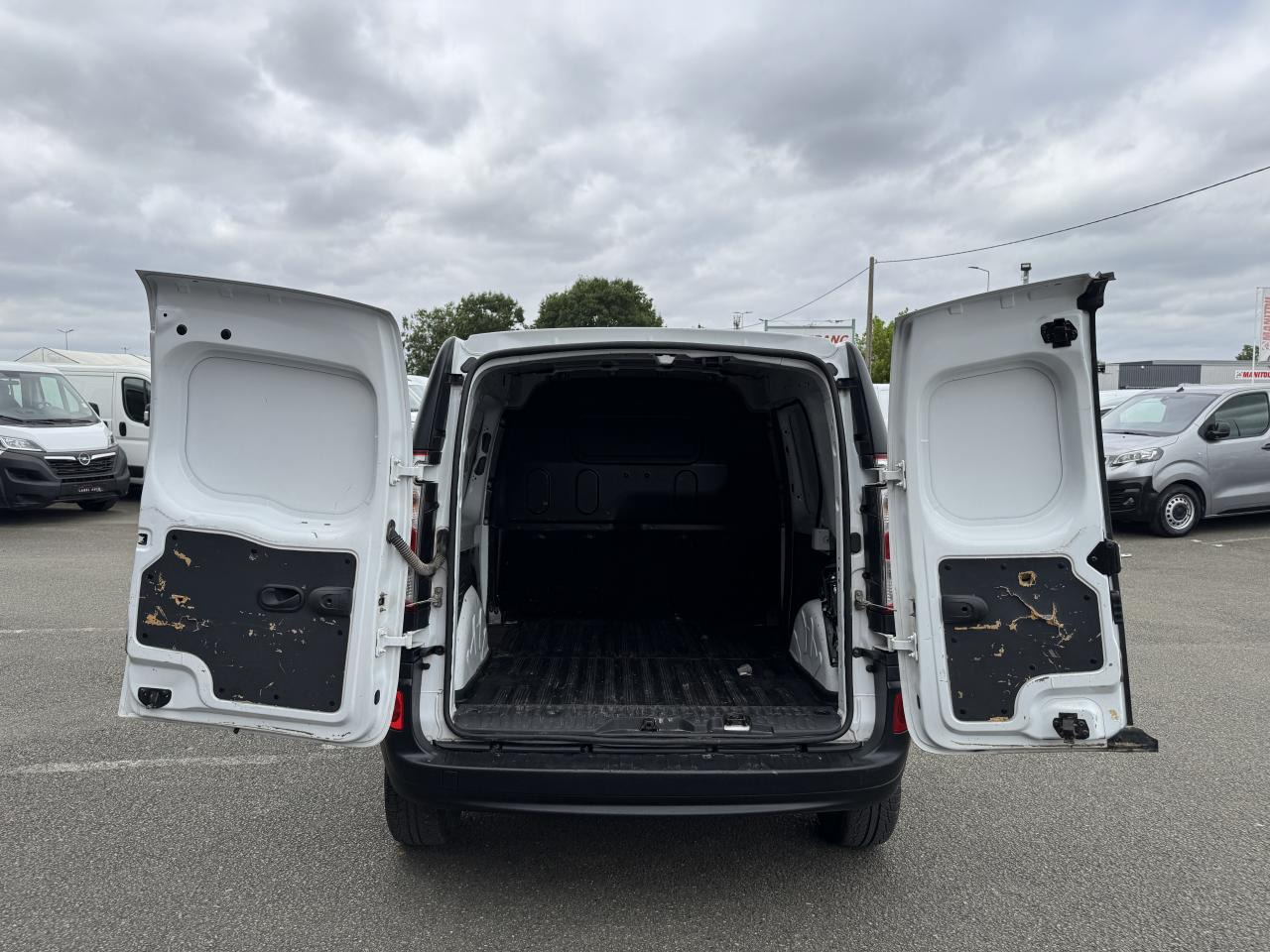 RENAULT KANGOO 1.5 DCI 80CH CONFORT - فان: صور 3 RENAULT KANGOO 1.5 DCI 80CH CONFORT - فان: صور 3