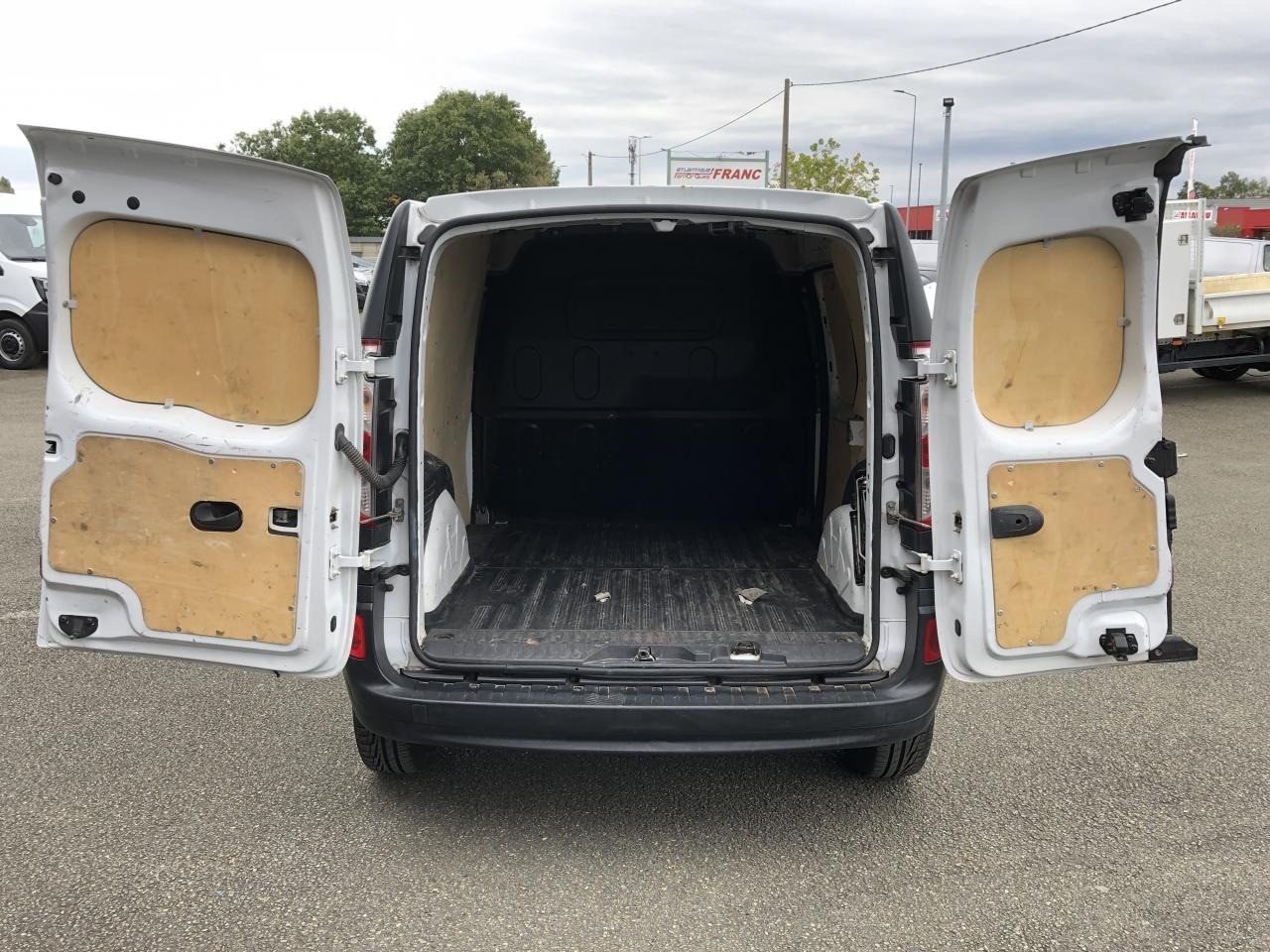 RENAULT KANGOO 1.5 DCI 80CH CONFORT - فان: صور 3 RENAULT KANGOO 1.5 DCI 80CH CONFORT - فان: صور 3