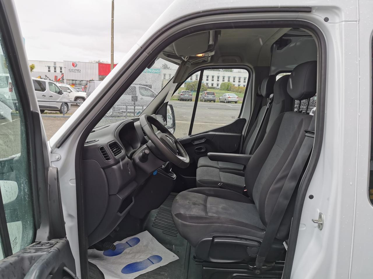 RENAULT MASTER 3T5 L2H2 2.3 DCI 150 CH CABINE APPROFONDIE 7 PLACES - فان: صور 5 RENAULT MASTER 3T5 L2H2 2.3 DCI 150 CH CABINE APPROFONDIE 7 PLACES - فان: صور 5