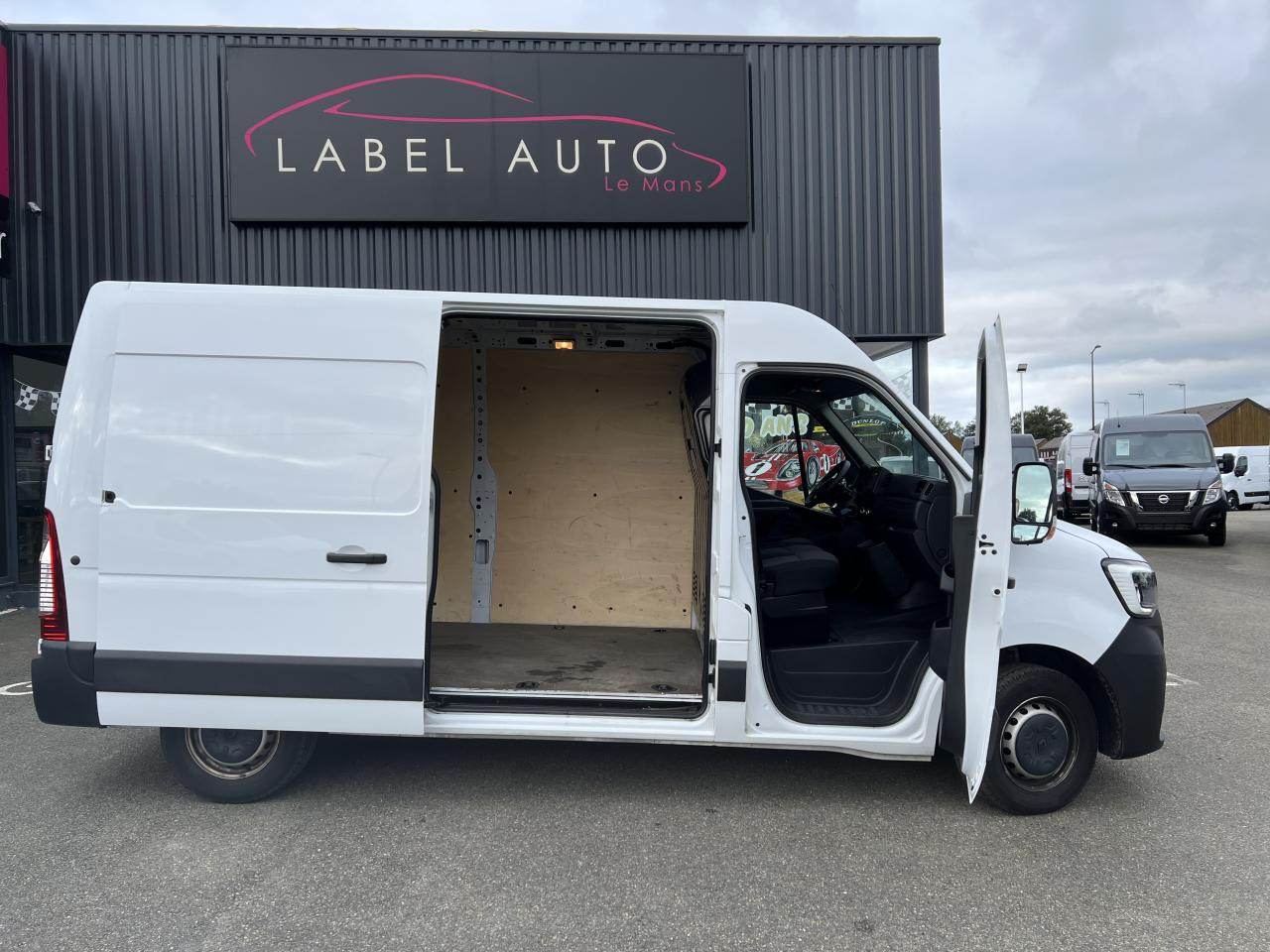 فان RENAULT Master Confort 3t5 L2H2 2.3 dCi 135 ch FOURGON Traction: صور 12