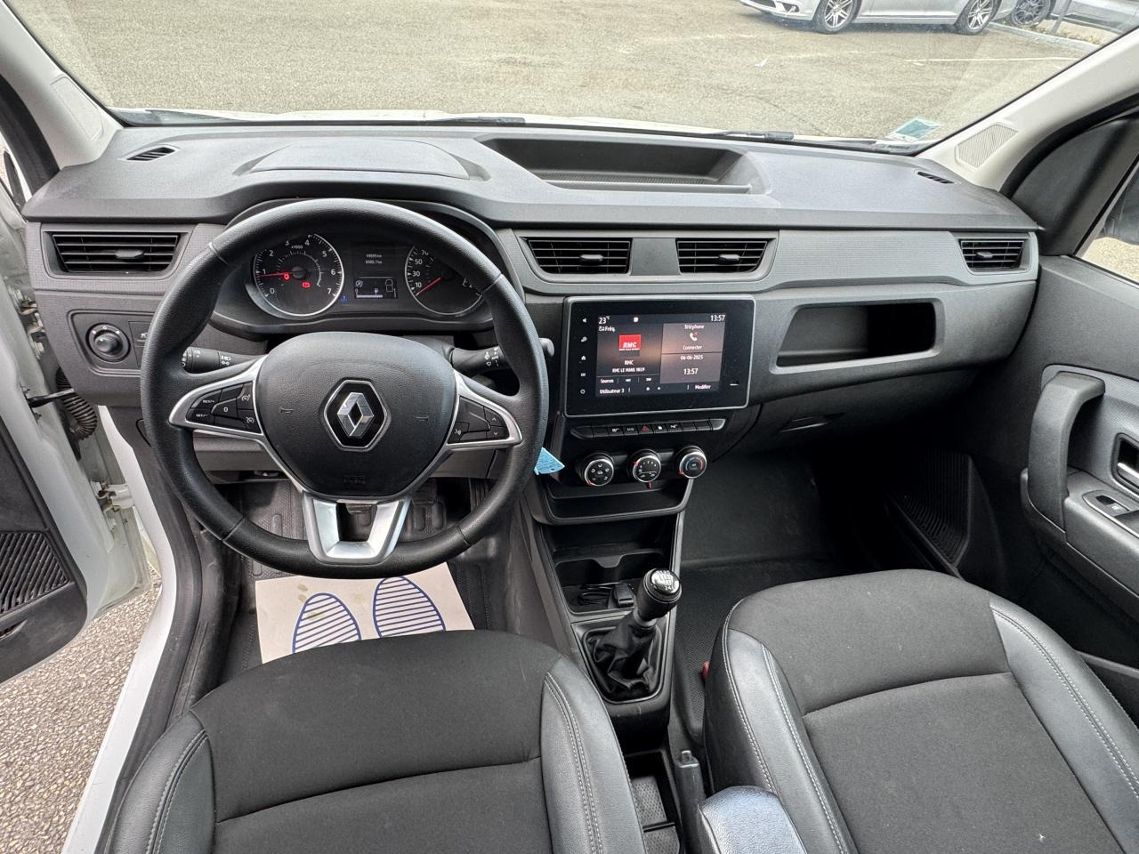 Renault Express 1.5 BLUE DCI 95CH CONFORT 22 - فان المدمجة: صور 3 Renault Express 1.5 BLUE DCI 95CH CONFORT 22 - فان المدمجة: صور 3