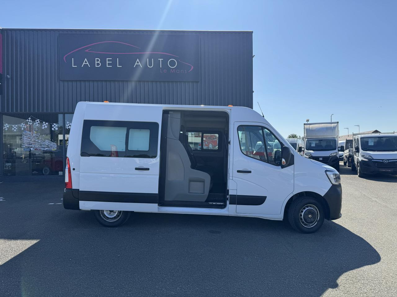 Renault Master 7 PLACES Confort F3300 L2H2 2.3 dCi - 135 III CABINE APPROFONDIE Cabine approfondie L2H2 Tra - الشاحنات الصغيرة كابينة مزدوجة: صور 1 Renault Master 7 PLACES Confort F3300 L2H2 2.3 dCi - 135 III CABINE APPROFONDIE Cabine approfondie L2H2 Tra - الشاحنات الصغيرة كابينة مزدوجة: صور 1