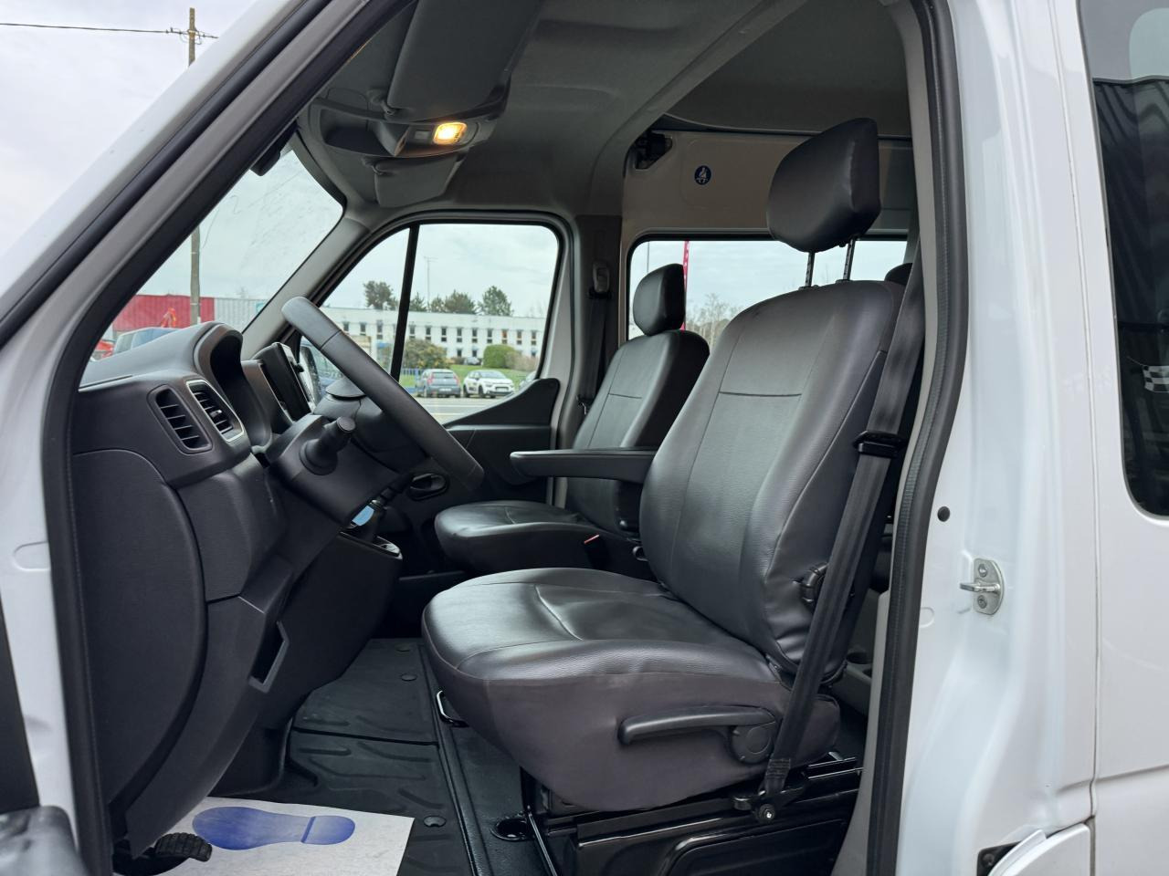 Renault Master Confort R3500RJ L3H2 2.3 Energy dCi - 165 III CABINE APPROFONDIE Cabine approfondie L3H2 Pro - الشاحنات الصغيرة كابينة مزدوجة: صور 5 Renault Master Confort R3500RJ L3H2 2.3 Energy dCi - 165 III CABINE APPROFONDIE Cabine approfondie L3H2 Pro - الشاحنات الصغيرة كابينة مزدوجة: صور 5