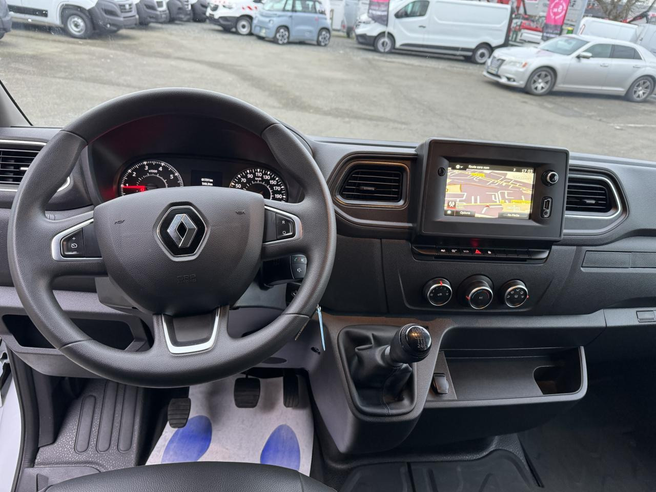 Renault Master Confort R3500RJ L3H2 2.3 Energy dCi - 165 III CABINE APPROFONDIE Cabine approfondie L3H2 Pro - الشاحنات الصغيرة كابينة مزدوجة: صور 4 Renault Master Confort R3500RJ L3H2 2.3 Energy dCi - 165 III CABINE APPROFONDIE Cabine approfondie L3H2 Pro - الشاحنات الصغيرة كابينة مزدوجة: صور 4