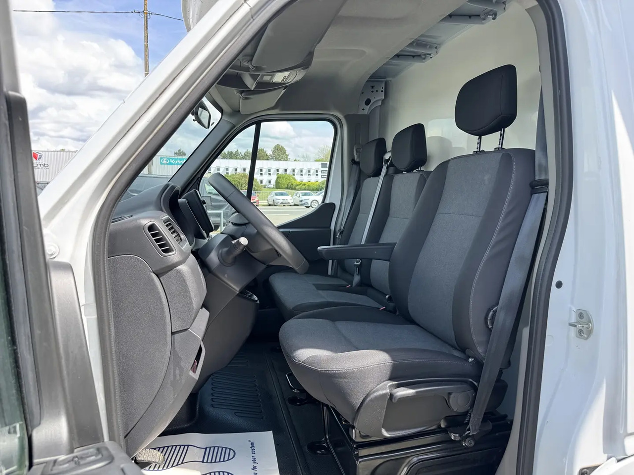 Renault Master F3500 L3H1 2.3 BLUE DCI 145CH CONFORT EUROVI - الشاحنات الصغيرة صندوق مغلق: صور 5 Renault Master F3500 L3H1 2.3 BLUE DCI 145CH CONFORT EUROVI - الشاحنات الصغيرة صندوق مغلق: صور 5