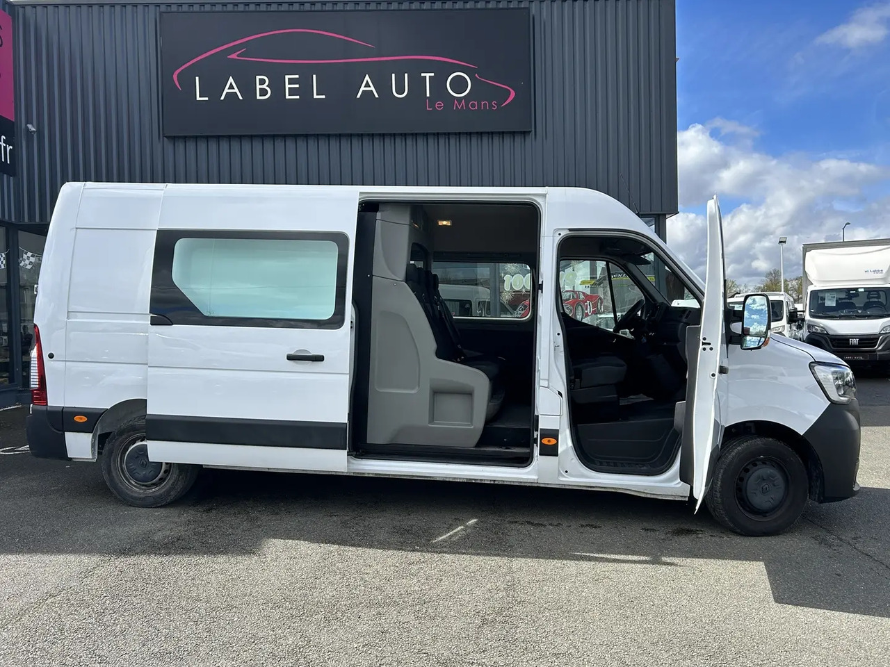 Renault Master F3500 L3H2 2.3 BLUE DCI 135CH CABINE APPROFONDIE GRAND CONFORT - الشاحنات الصغيرة كابينة مزدوجة: صور 1 Renault Master F3500 L3H2 2.3 BLUE DCI 135CH CABINE APPROFONDIE GRAND CONFORT - الشاحنات الصغيرة كابينة مزدوجة: صور 1