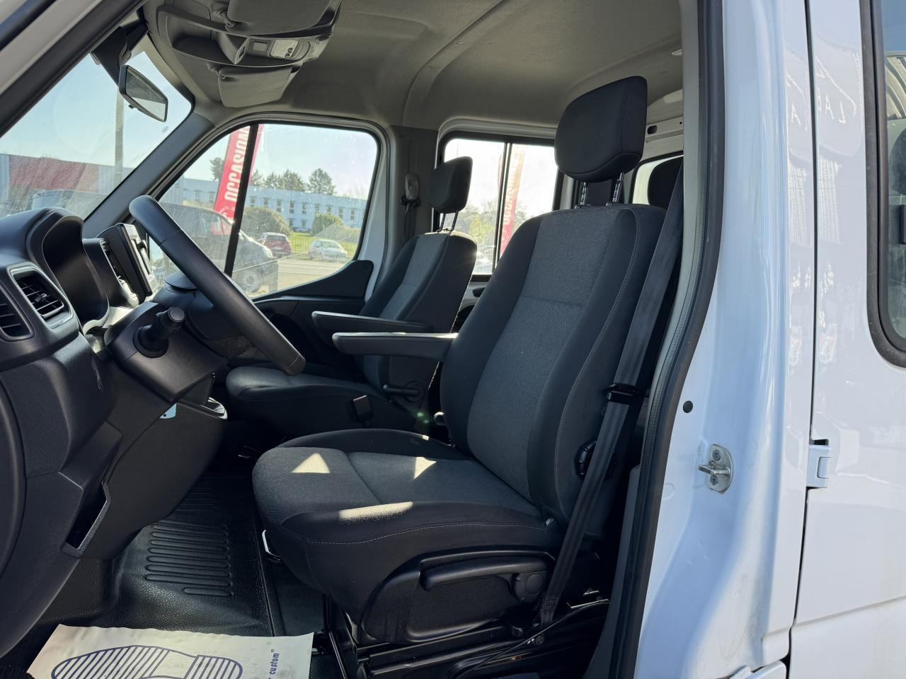 Renault Master RENAULT 3T5 BENNE + COFFRE RJ DOUBLE CABINE 6 PL 2.3 DCI 130 CH CONFORT + GPS + REGUL + CLIM - قلاب صغير: صور 4 Renault Master RENAULT 3T5 BENNE + COFFRE RJ DOUBLE CABINE 6 PL 2.3 DCI 130 CH CONFORT + GPS + REGUL + CLIM - قلاب صغير: صور 4