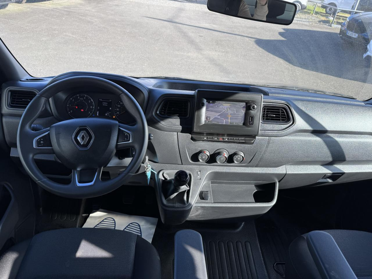 Renault Master RENAULT 3T5 BENNE + COFFRE RJ DOUBLE CABINE 6 PL 2.3 DCI 130 CH CONFORT + GPS + REGUL + CLIM - قلاب صغير: صور 3 Renault Master RENAULT 3T5 BENNE + COFFRE RJ DOUBLE CABINE 6 PL 2.3 DCI 130 CH CONFORT + GPS + REGUL + CLIM - قلاب صغير: صور 3