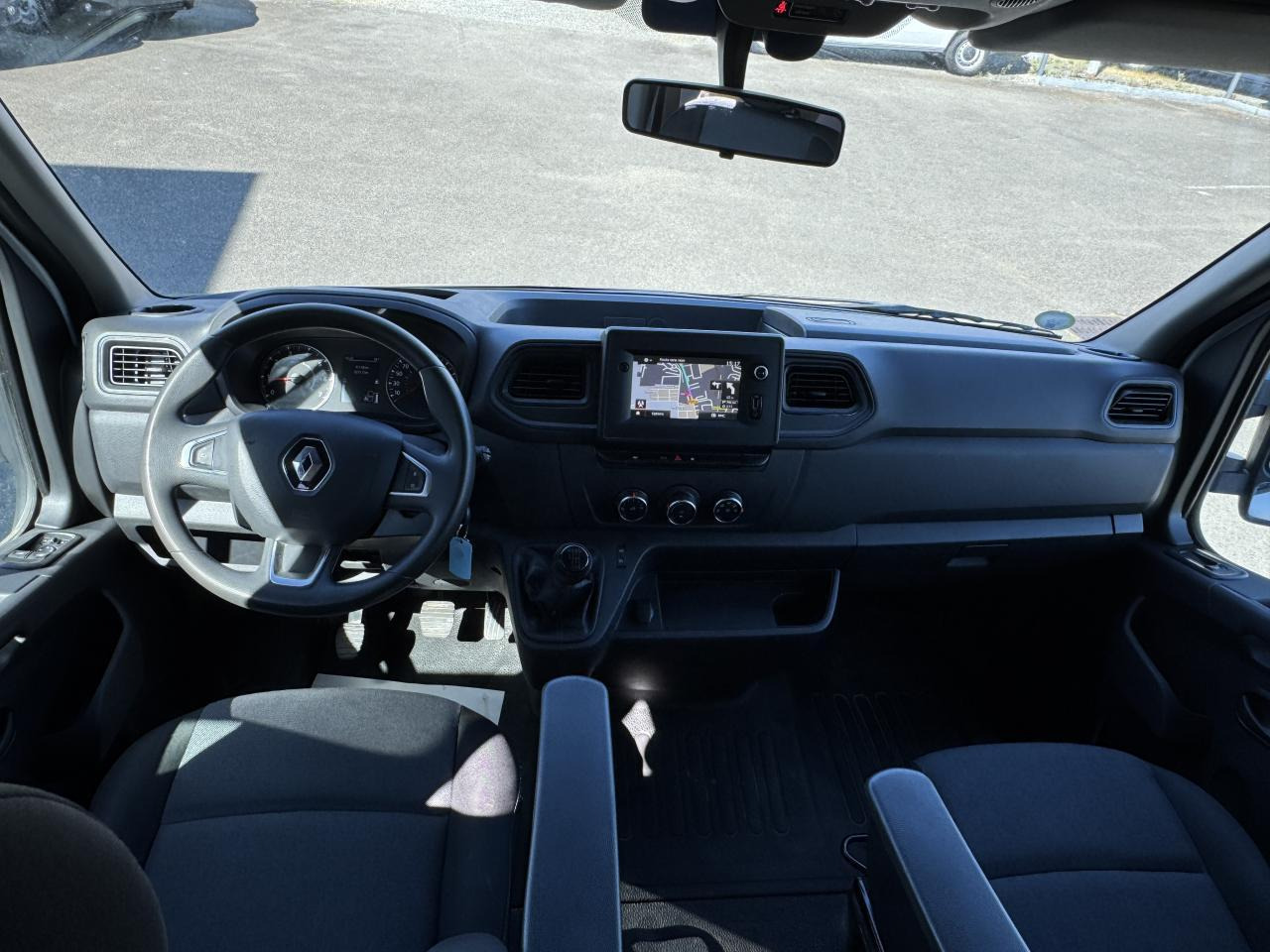 Renault Master RENAULT 3T5 BENNE + COFFRE RJ DOUBLE CABINE 6 PL 2.3 DCI 130 CH CONFORT + GPS + REGUL + CLIM - قلاب صغير: صور 3 Renault Master RENAULT 3T5 BENNE + COFFRE RJ DOUBLE CABINE 6 PL 2.3 DCI 130 CH CONFORT + GPS + REGUL + CLIM - قلاب صغير: صور 3