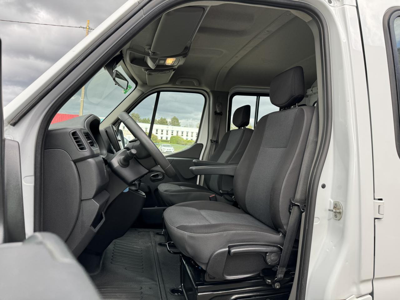 Renault Master RENAULT 3T5 BENNE + COFFRE RJ DOUBLE CABINE 6 PL 2.3 DCI 130 CH CONFORT + GPS + REGUL + CLIM - قلاب صغير: صور 4 Renault Master RENAULT 3T5 BENNE + COFFRE RJ DOUBLE CABINE 6 PL 2.3 DCI 130 CH CONFORT + GPS + REGUL + CLIM - قلاب صغير: صور 4