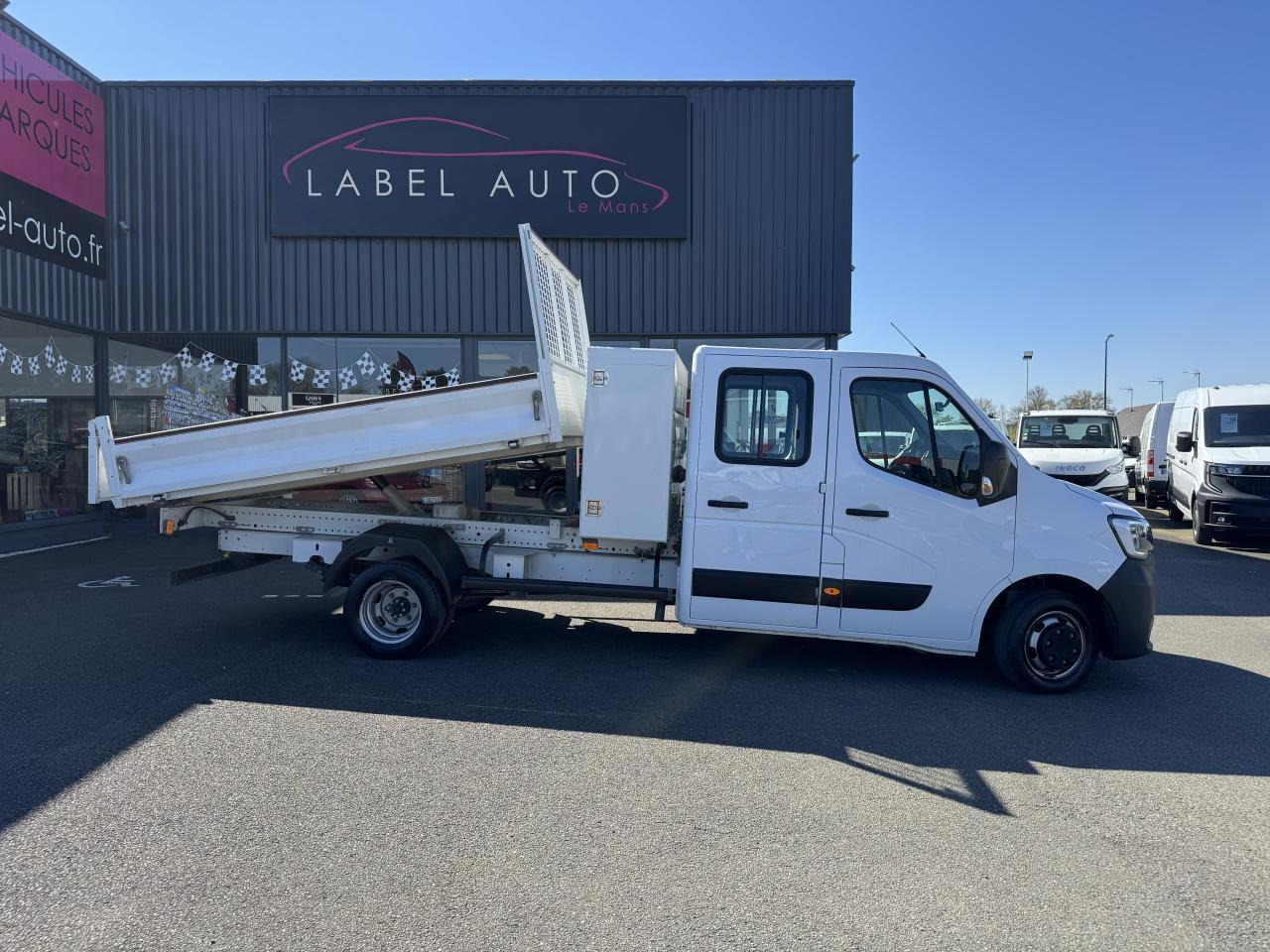 Renault Master RENAULT 3T5 BENNE + COFFRE RJ DOUBLE CABINE 6 PL 2.3 DCI 130 CH CONFORT + GPS + REGUL + CLIM - قلاب صغير: صور 1 Renault Master RENAULT 3T5 BENNE + COFFRE RJ DOUBLE CABINE 6 PL 2.3 DCI 130 CH CONFORT + GPS + REGUL + CLIM - قلاب صغير: صور 1