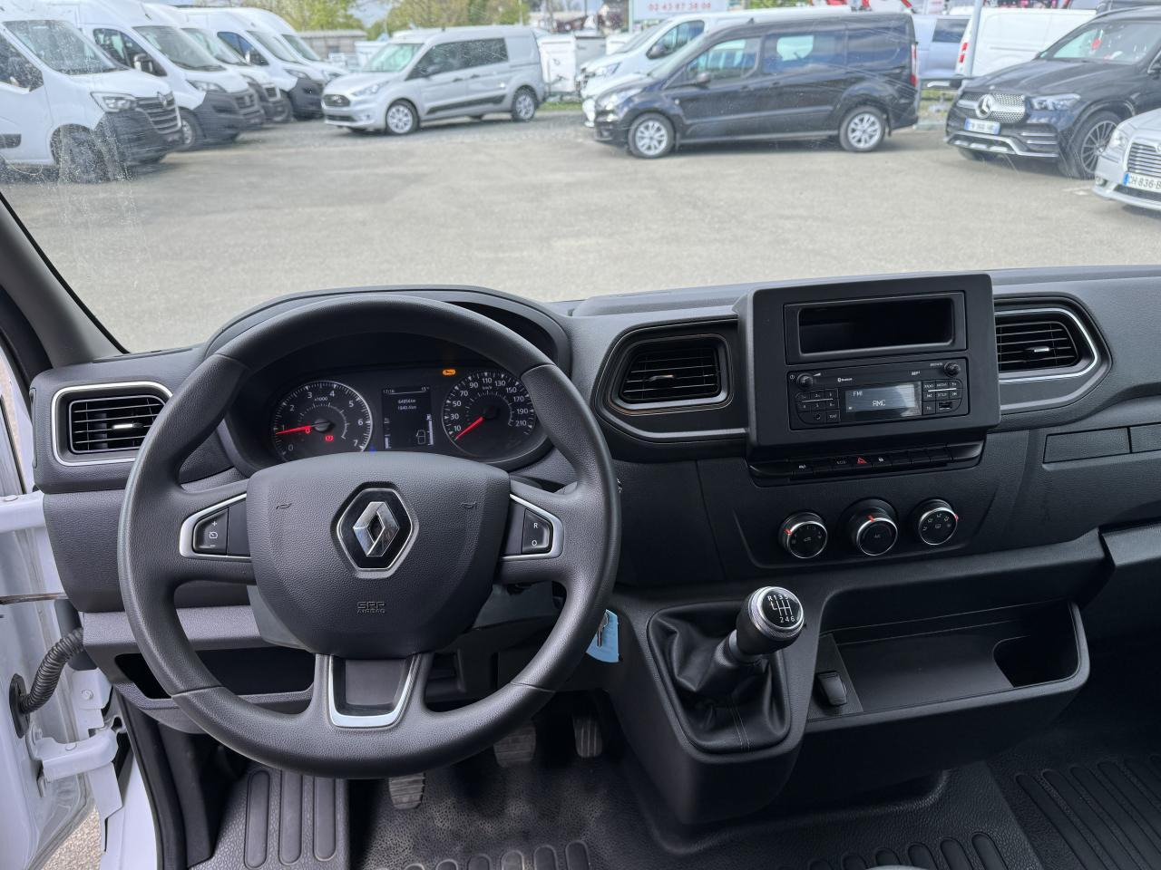 Renault Master RENAULT 3T5 BENNE + COFFRE RJ DOUBLE CABINE 6 PL 2.3 DCI 130 CH CONFORT + GPS + REGUL + CLIM - قلاب صغير: صور 3 Renault Master RENAULT 3T5 BENNE + COFFRE RJ DOUBLE CABINE 6 PL 2.3 DCI 130 CH CONFORT + GPS + REGUL + CLIM - قلاب صغير: صور 3
