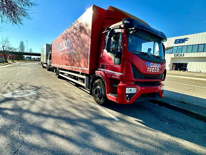 Iveco Eurocargo 160e25 - بصندوق مغلق شاحنة: صور 1 Iveco Eurocargo 160e25 - بصندوق مغلق شاحنة: صور 1