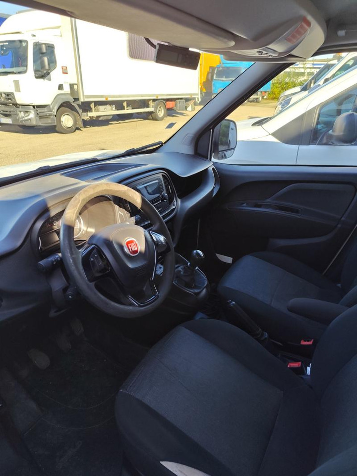 Fiat Doblo Maxi 105 cv PC avec caisse frigorifique - الشاحنات الصغيرة المبردة: صور 3 Fiat Doblo Maxi 105 cv PC avec caisse frigorifique - الشاحنات الصغيرة المبردة: صور 3