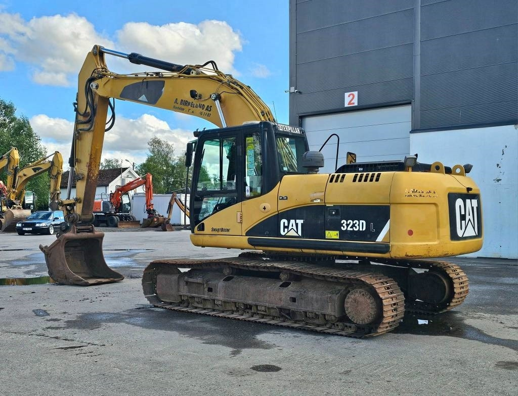 CAT 323 D L - حفارات زحافة: صور 3 CAT 323 D L - حفارات زحافة: صور 3