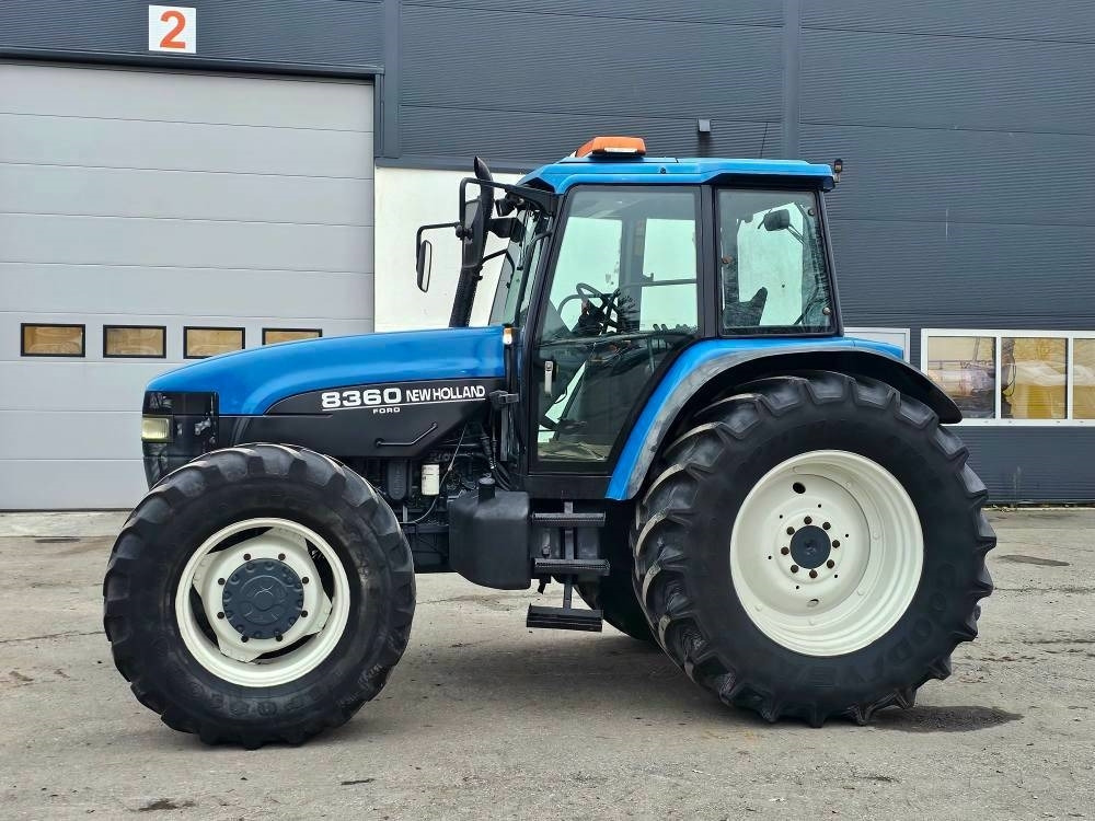 New Holland 8360 DT - جرار: صور 3 New Holland 8360 DT - جرار: صور 3