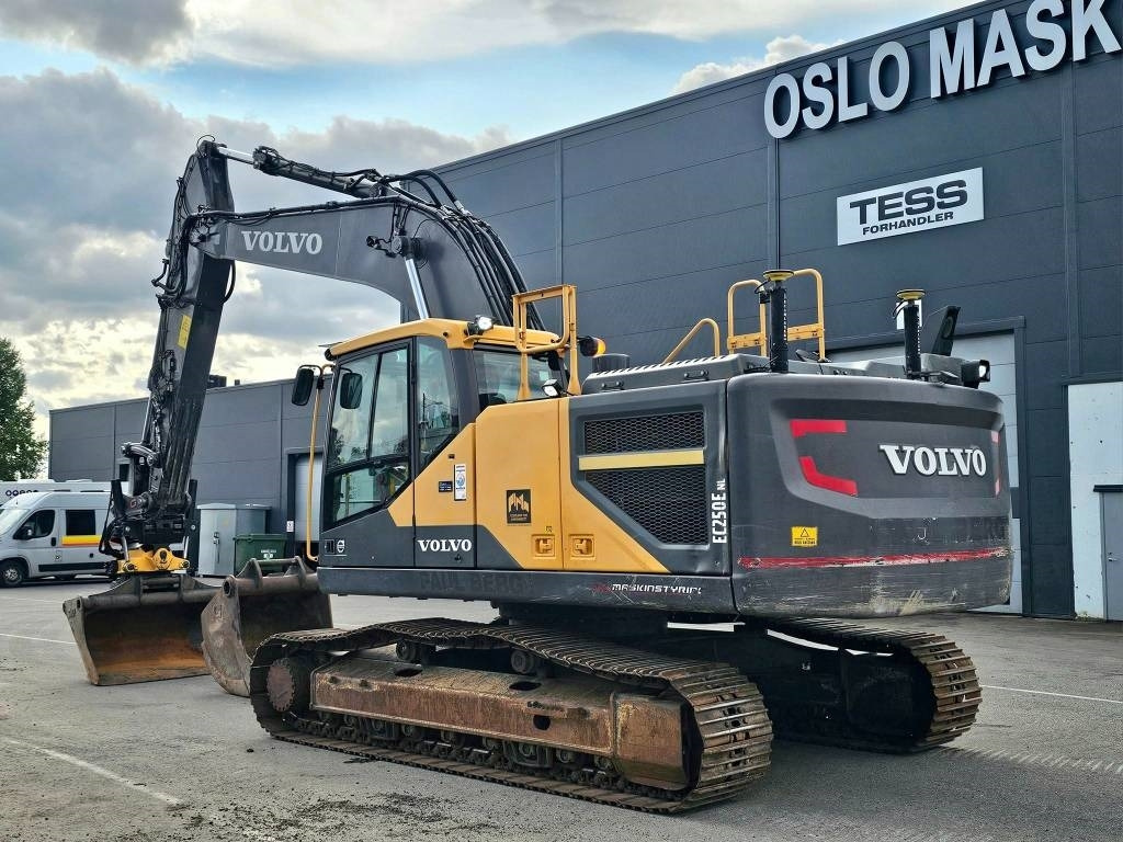 Volvo EC250 ENL - حفارات زحافة: صور 3 Volvo EC250 ENL - حفارات زحافة: صور 3