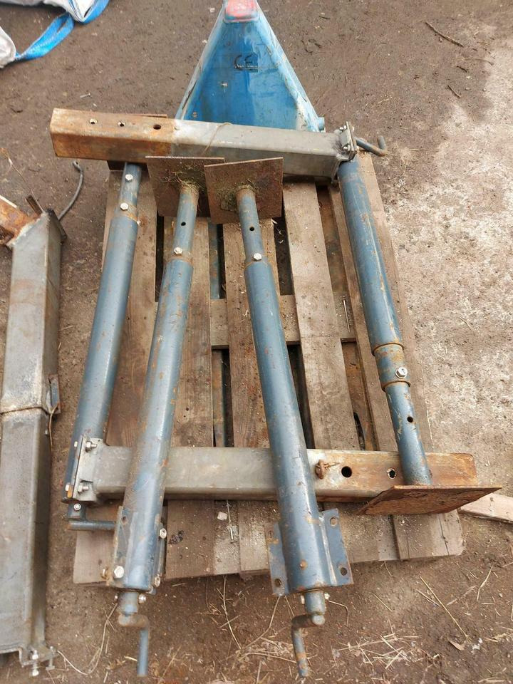 4 x Stützen Schmidt Salzstreuer Winterdienst IMS Küpper Weisser - قطع الغيار - سيارة بلدية: صور 1 4 x Stützen Schmidt Salzstreuer Winterdienst IMS Küpper Weisser - قطع الغيار - سيارة بلدية: صور 1