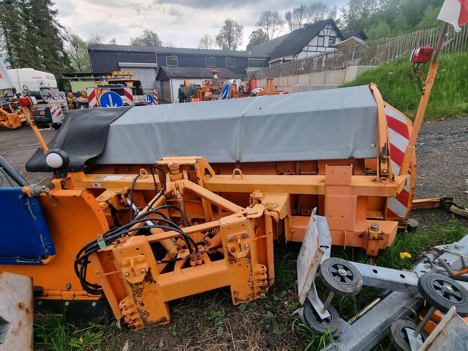 Beilhack PEC 30-4 Schneepflug Schneeschild Scheeschieber Winterdienst Unimog U400 300 500 427 lkw Schmidt - كاسحة ثلوج: صور 1 Beilhack PEC 30-4 Schneepflug Schneeschild Scheeschieber Winterdienst Unimog U400 300 500 427 lkw Schmidt - كاسحة ثلوج: صور 1