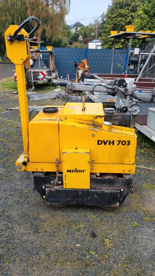 DVH 701 Weber Walze Glattmantel Walze Rüttelwalze Dublex Vibrationswalze Rüttelplatte Strassenwalze Plattenverdichter DVH 603 - مداحل الأسفلت الصغيرة: صور 1 DVH 701 Weber Walze Glattmantel Walze Rüttelwalze Dublex Vibrationswalze Rüttelplatte Strassenwalze Plattenverdichter DVH 603 - مداحل الأسفلت الصغيرة: صور 1