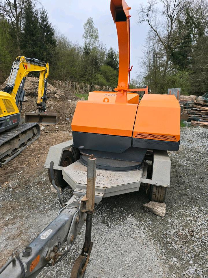 Jensen A540 Holzhacker Holzhäcksler Häcksler Holzhackschnitzler Tünnißen Stocks Dücker Kubot Motor - ماكينة تقطيع الأغصان: صور 5 Jensen A540 Holzhacker Holzhäcksler Häcksler Holzhackschnitzler Tünnißen Stocks Dücker Kubot Motor - ماكينة تقطيع الأغصان: صور 5