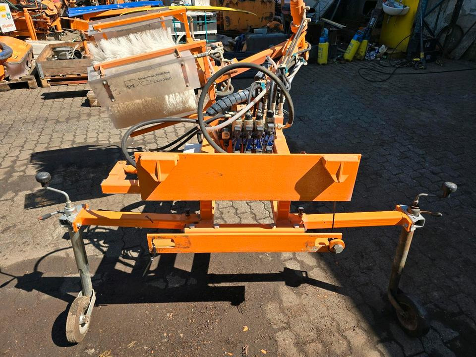 Leitpfostenwaschgerät WV 3-L Wassenberg Schmidt Drutzel für Unimog 405 U290 300 400 500 427 424 318 218 430 Leitpfosten - مكنسة: صور 1 Leitpfostenwaschgerät WV 3-L Wassenberg Schmidt Drutzel für Unimog 405 U290 300 400 500 427 424 318 218 430 Leitpfosten - مكنسة: صور 1