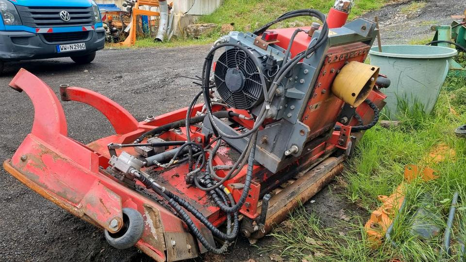 Loipfinger T320KLM Mähwerk Mulchgerät Mulchmäher für Aebi Kubota Iseki Deutz Fendt - جزازة المروج: صور 3 Loipfinger T320KLM Mähwerk Mulchgerät Mulchmäher für Aebi Kubota Iseki Deutz Fendt - جزازة المروج: صور 3
