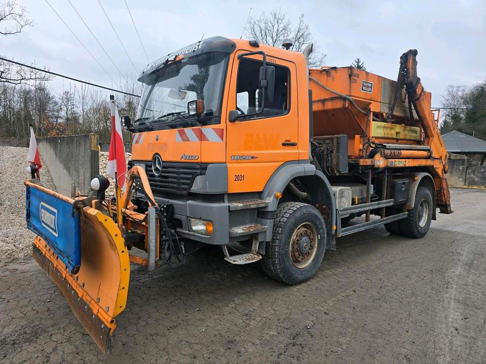 Mercedes-Benz Allrad Atego 1828 AK Absetzkipper Meiller Schmidt Schneepflug Küpper-Weisser Salzstreuer Allrad - جرافة ثلج: صور 1 Mercedes-Benz Allrad Atego 1828 AK Absetzkipper Meiller Schmidt Schneepflug Küpper-Weisser Salzstreuer Allrad - جرافة ثلج: صور 1
