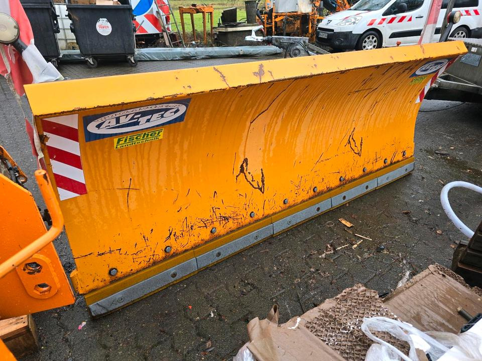 Schneepflug für Schaeff U. Yanmar Radlader Schneeschild Schneeschieber Schmidt Winterdienst - كاسحة ثلوج: صور 5 Schneepflug für Schaeff U. Yanmar Radlader Schneeschild Schneeschieber Schmidt Winterdienst - كاسحة ثلوج: صور 5