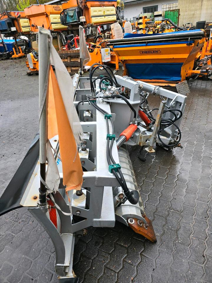 Springer SSL 2902-3 Schneepflug Schneeschild Schneeschieber Unimog 405 U300 400 500 423 427 Schmidt Beilhack Mercedes-Benz - كاسحة ثلوج: صور 5 Springer SSL 2902-3 Schneepflug Schneeschild Schneeschieber Unimog 405 U300 400 500 423 427 Schmidt Beilhack Mercedes-Benz - كاسحة ثلوج: صور 5
