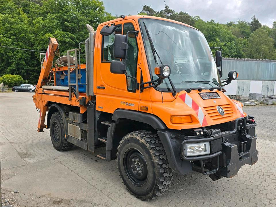 Unimog 405/10 U300 Bluetec 5 Mercedes-Benz U 300 UGE UGN mit Jotha Absetzkipper combi con 4518 Absetzer - جرافة ثلج: صور 1 Unimog 405/10 U300 Bluetec 5 Mercedes-Benz U 300 UGE UGN mit Jotha Absetzkipper combi con 4518 Absetzer - جرافة ثلج: صور 1