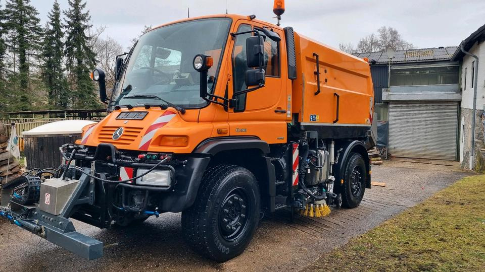 Unimog 9400km U400 405 Kehrmaschine SK 370 Schmidt Mercedes Benz Variopilot Kehraufbau Hydrostat 2011 Bluetec 5 - سياره كنس شوارع: صور 1 Unimog 9400km U400 405 Kehrmaschine SK 370 Schmidt Mercedes Benz Variopilot Kehraufbau Hydrostat 2011 Bluetec 5 - سياره كنس شوارع: صور 1