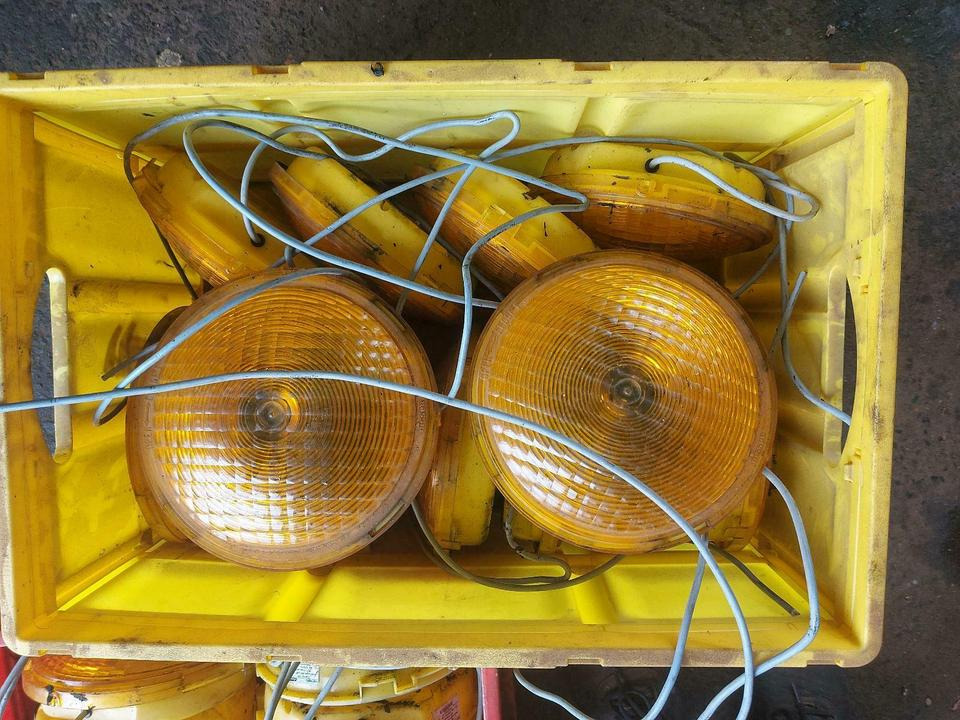 Nissen LED Vorwarner Leuchte Zyklop 220 Absperrtafel Vorwarntafel - أضواء: صور 2 Nissen LED Vorwarner Leuchte Zyklop 220 Absperrtafel Vorwarntafel - أضواء: صور 2