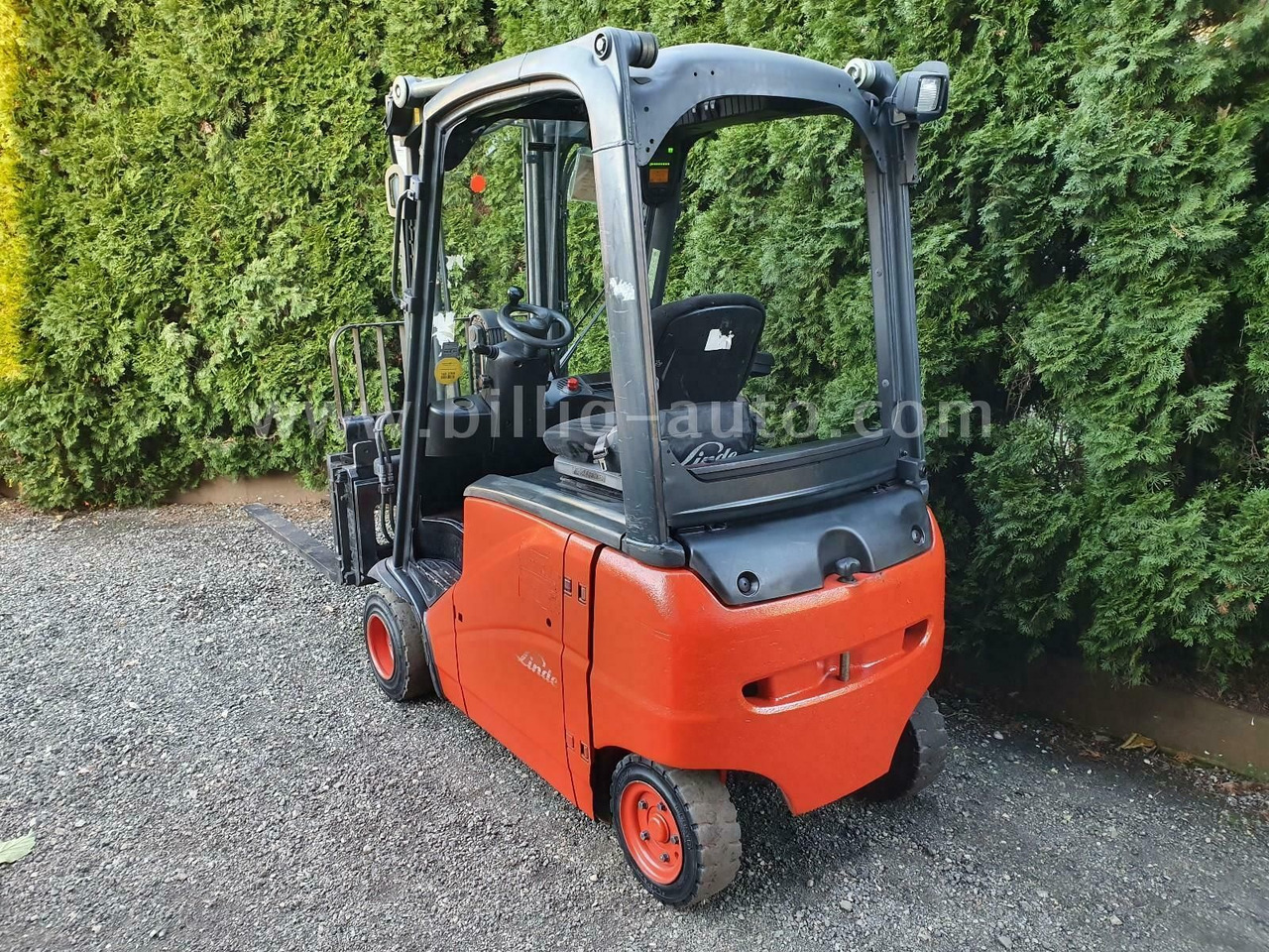 Linde E18 PH 4-Rad Seitenschieber*Zinkenverstellung* - رافعة شوكية كهربائية: صور 4 Linde E18 PH 4-Rad Seitenschieber*Zinkenverstellung* - رافعة شوكية كهربائية: صور 4