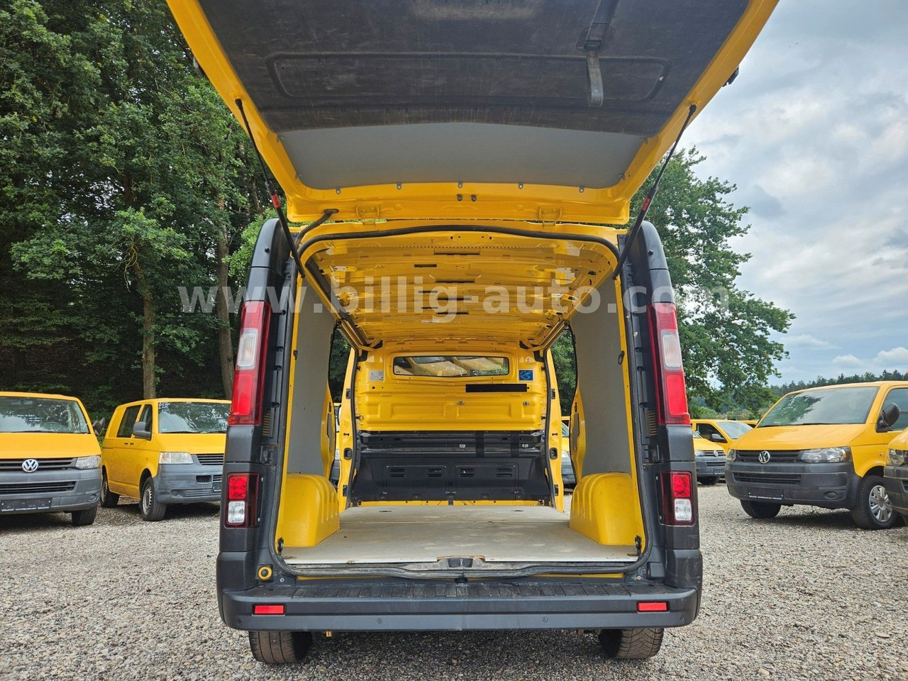 Renault Trafic L2H1 MAXI LANG 2xSCHIEBETÜR LED Kamera E6 - فان المدمجة: صور 3 Renault Trafic L2H1 MAXI LANG 2xSCHIEBETÜR LED Kamera E6 - فان المدمجة: صور 3