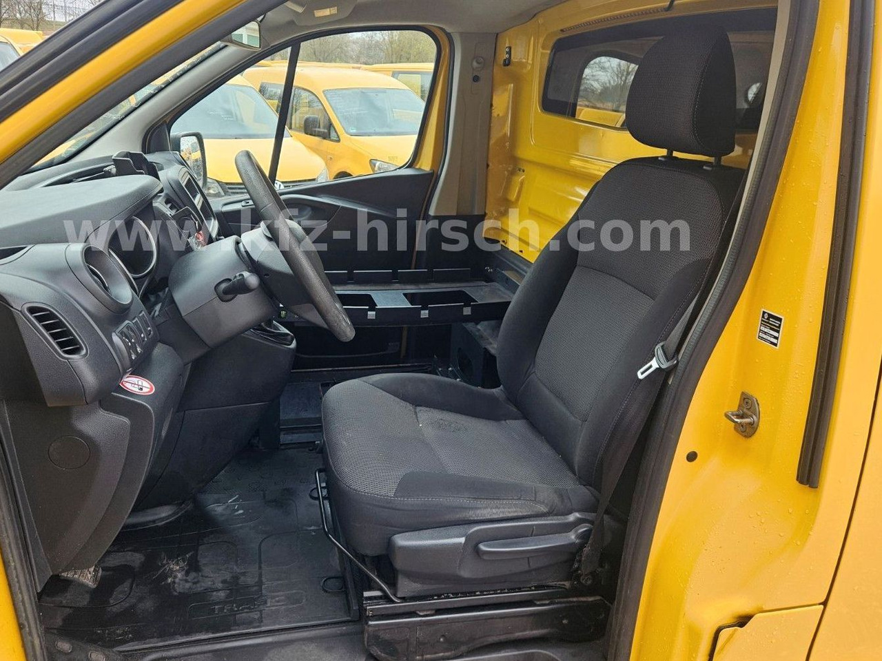 فان المدمجة Renault Trafic L2H1 MAXI LANG 2xSCHIEBETÜR LED Kamera E6: صور 8 فان المدمجة Renault Trafic L2H1 MAXI LANG 2xSCHIEBETÜR LED Kamera E6: صور 8