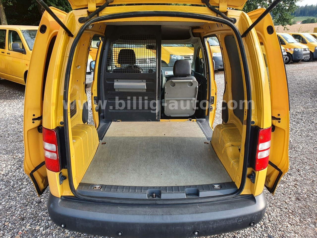Volkswagen Caddy 2.0 TDI*FLEX-SITZ-PLUS*S-heft*2xS-Türe*EU5 - ميكروباص: صور 4 Volkswagen Caddy 2.0 TDI*FLEX-SITZ-PLUS*S-heft*2xS-Türe*EU5 - ميكروباص: صور 4