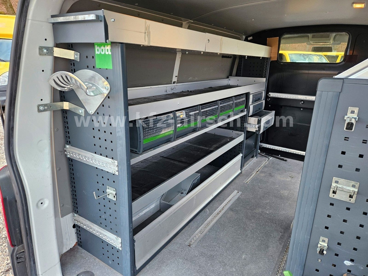 Volkswagen T6 Auto/ DSG Bott Sortimo Stdhzg Behindertenger. - ميكروباص: صور 4 Volkswagen T6 Auto/ DSG Bott Sortimo Stdhzg Behindertenger. - ميكروباص: صور 4